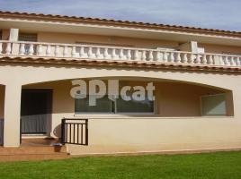 Houses (villa / tower), 150.00 m², almost new, Calle Marina