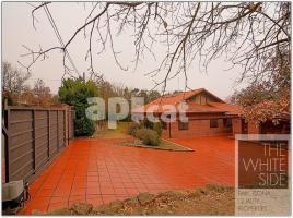 Houses (detached house), 400.00 m², almost new