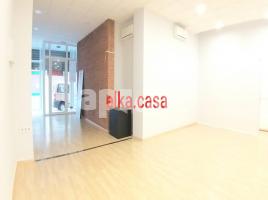 For rent business premises, 180.00 m², near bus and train