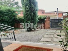 Houses (terraced house), 268.00 m², almost new