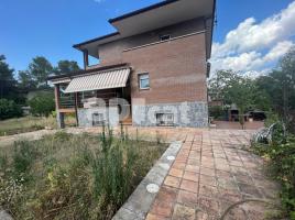 Houses (villa / tower), 241.00 m², almost new