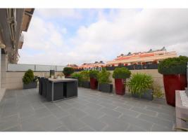 Flat, 212.00 m², almost new