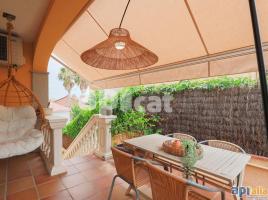 Houses (villa / tower), 259.00 m², almost new