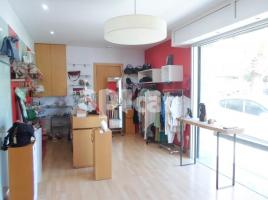 For rent business premises, 40.00 m², near bus and train