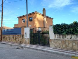 Detached house, 226.00 m², almost new