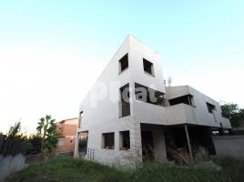 Casa (unifamiliar adossada), 356.00 m², seminou