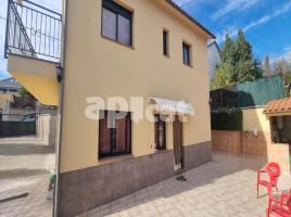 Houses (villa / tower), 178.00 m², almost new