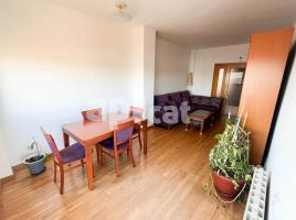Flat, 105.00 m², near bus and train, almost new