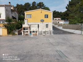 Houses (villa / tower), 254.00 m², almost new, Calle de Tranquinell