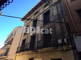 Houses (terraced house), 330.00 m², Calle Vic, 17