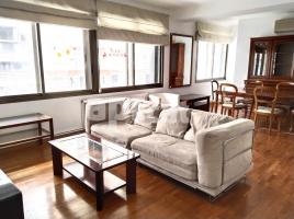 Flat, 119.00 m², close to bus and metro