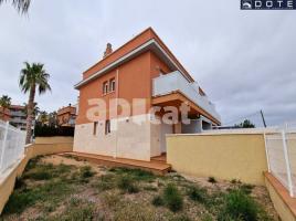 Houses (terraced house), 215 m², almost new, Zona