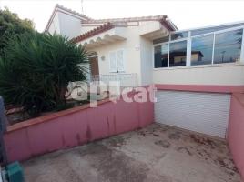 Casa (xalet / torre), 131.00 m², Calle Olivers