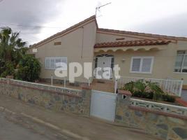 Houses (villa / tower), 131.00 m², Calle Olivers