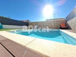 Houses (villa / tower), 256.00 m², near bus and train, almost new, Calle del Migjorn