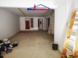 Local comercial, 136.00 m²