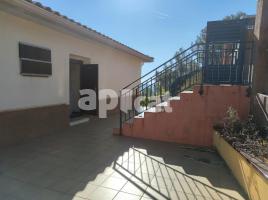 Houses (detached house), 230.00 m², near bus and train, almost new