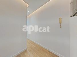 Flat, 124.00 m², close to bus and metro