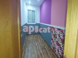 Flat, 96.00 m², near bus and train, almost new, Centre