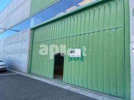 Industrial, 496.00 m², near bus and train, almost new