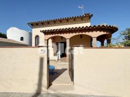 Houses (terraced house), 140.00 m², almost new, Calle Muga
