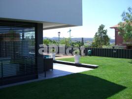 Houses (detached house), 466.00 m², near bus and train, new