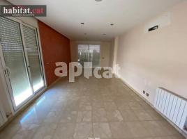 Houses (detached house), 351.00 m², near bus and train, almost new