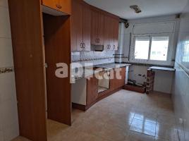 Flat, 129.00 m², near bus and train, almost new