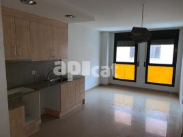 Flat, 55.00 m², near bus and train, almost new