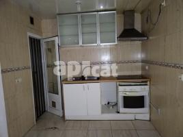 Flat, 61.00 m², close to bus and metro