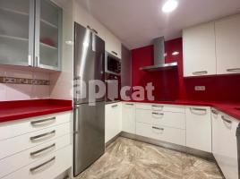 Flat, 112.00 m², near bus and train, almost new