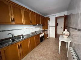 Flat, 110.00 m², near bus and train, almost new,  (Xuriguer) 