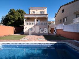 Houses (detached house), 265.00 m², near bus and train, almost new, El Vendrell
