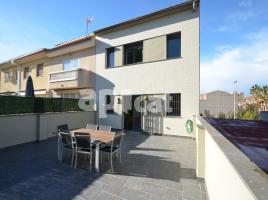 Houses (terraced house), 306.00 m², near bus and train, almost new