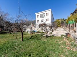 Houses (detached house), 301.00 m², near bus and train