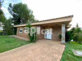 Houses (detached house), 402.00 m², near bus and train, almost new