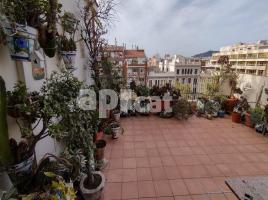 Flat, 99.00 m², close to bus and metro
