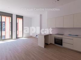 Flat, 70.00 m², near bus and train, almost new
