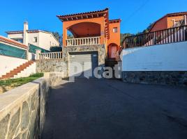Houses (villa / tower), 155.00 m², almost new