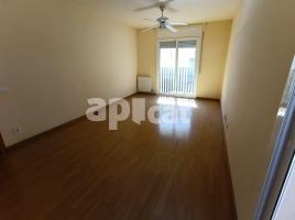 Flat, 68.00 m², near bus and train, almost new, Marianao