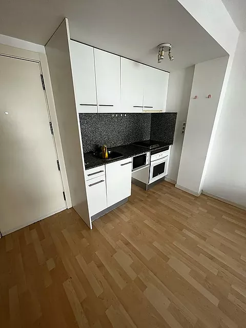 Flat, 33 m², almost new