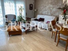 Houses (terraced house), 250.00 m², near bus and train, almost new, Alpicat