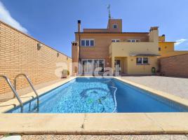 Houses (detached house), 379.00 m², almost new, Calle Moreres, 86