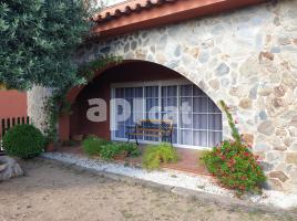 Houses (detached house), 369.00 m², near bus and train, Llers