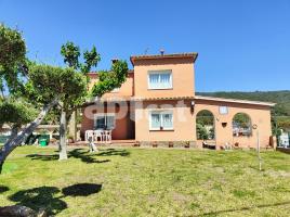 Houses (villa / tower), 176.00 m²