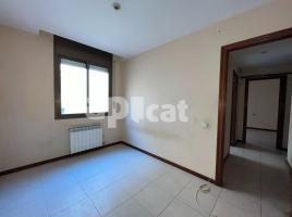 Flat, 88.83 m², close to bus and metro
