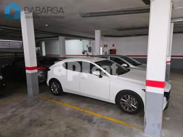 Parking, 12.00 m², almost new, Calle PAU CASALS, 39