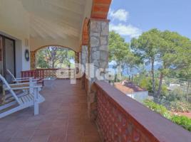 Houses (villa / tower), 295.00 m²