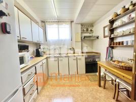 Flat, 101.00 m², close to bus and metro