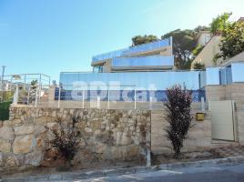 Houses (villa / tower), 356.00 m², almost new